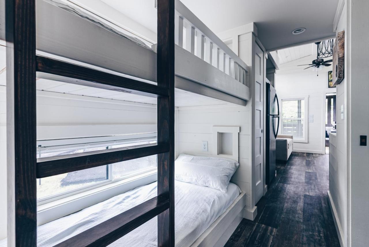 Camp Cedar Hotel Мейсън Екстериор снимка